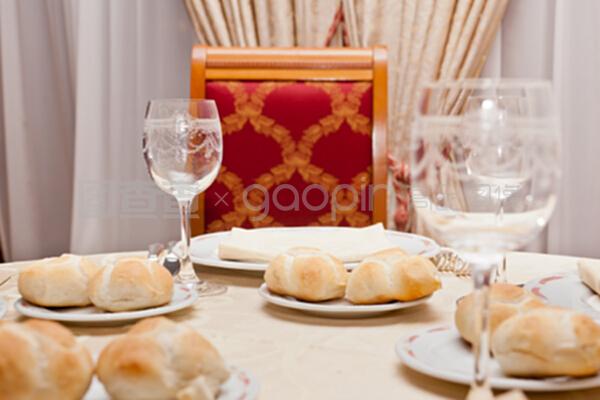 正餐餐饮服务中的场所设置与饮料服务策略